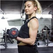 Professeure de fitness basée dans le sud de la France, je t’aide à repousser tes limites en musique 🎶 professeure de yoga je t’accompagne dans t’as pratique et t’aide à progresser grâce à la respiration 🧘🏼♀️